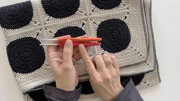 Over The Moon - crochet border tutorial
